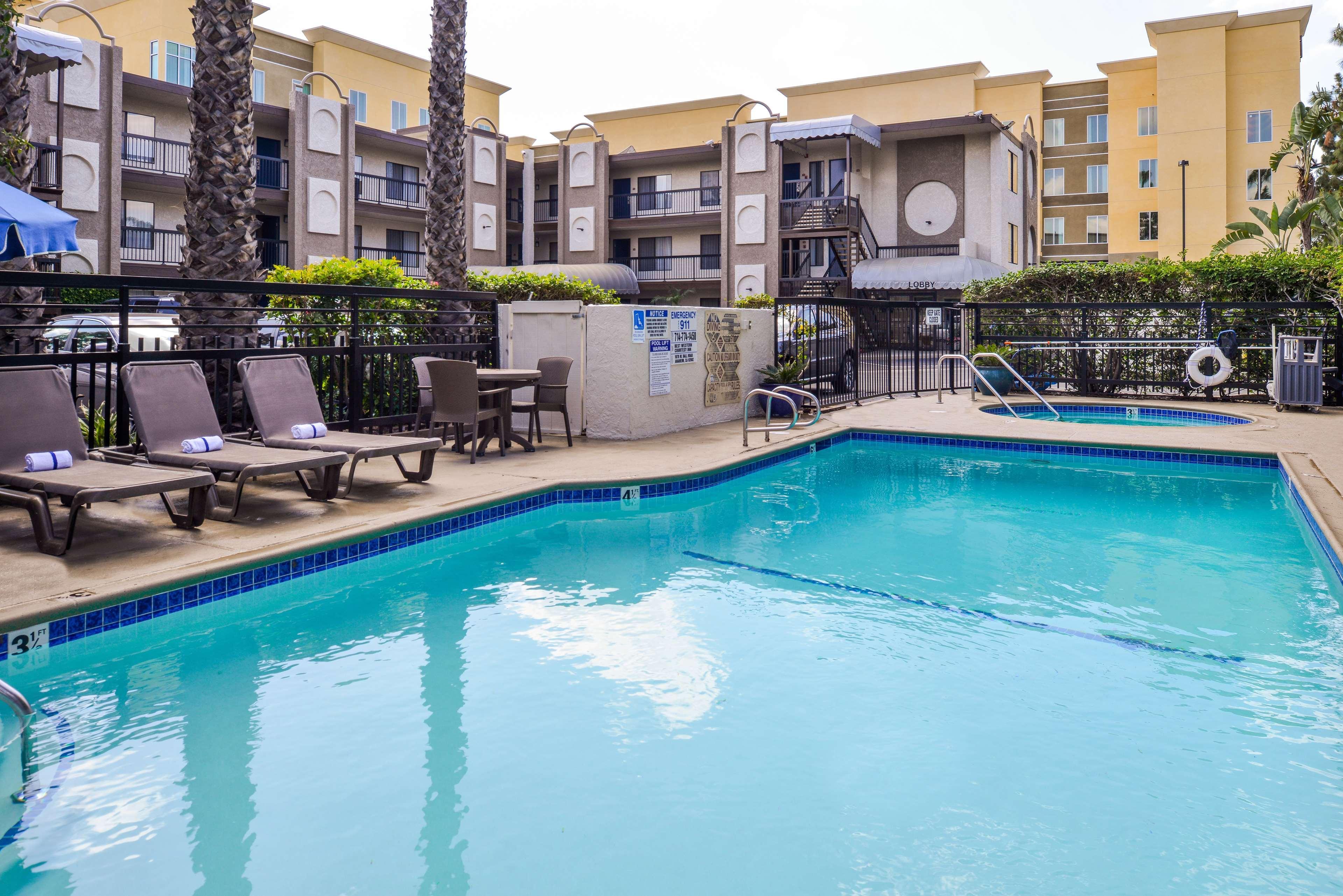 Best Western Courtesy Inn Hotel - Anaheim Resort At The Park Eksteriør billede