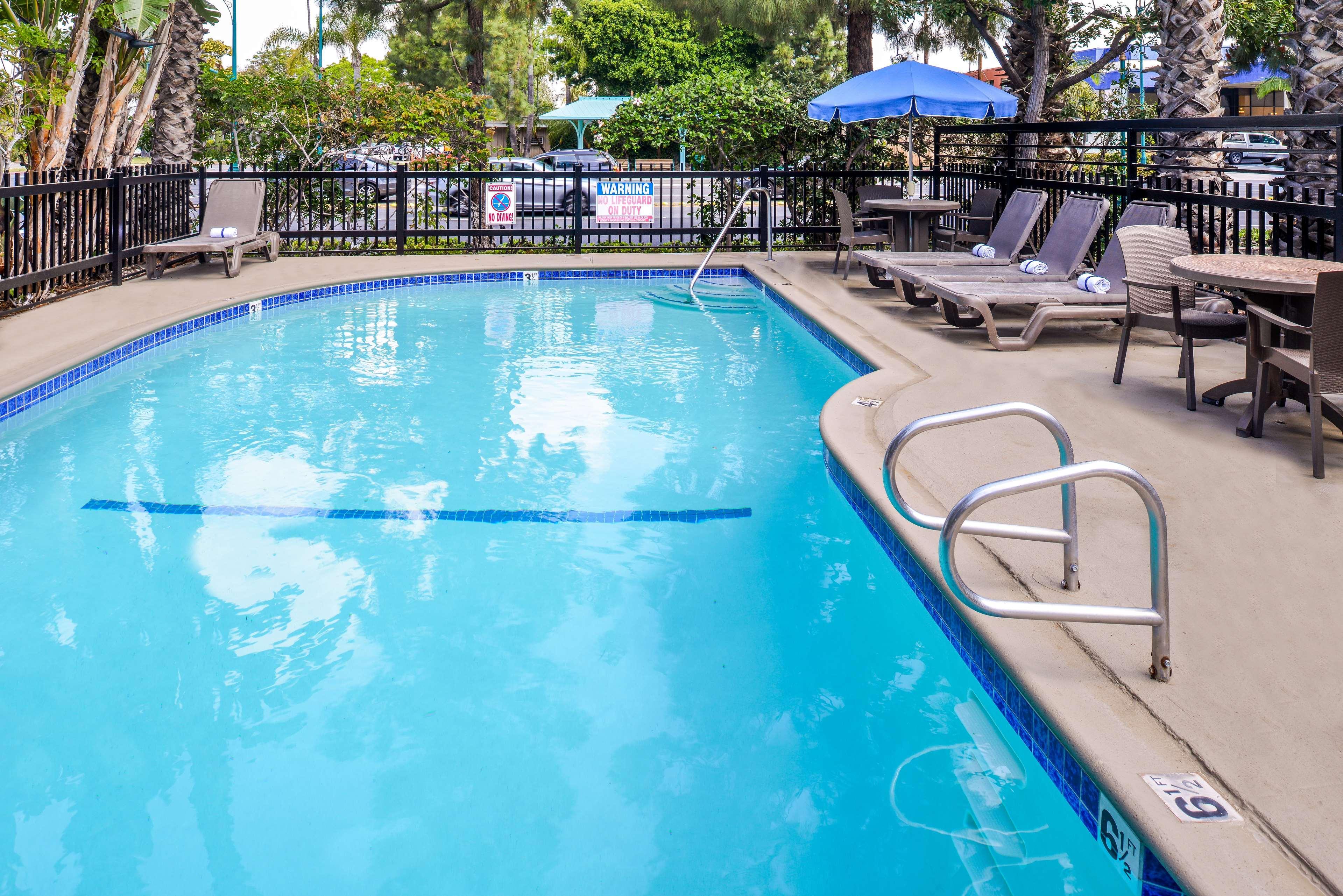Best Western Courtesy Inn Hotel - Anaheim Resort At The Park Eksteriør billede