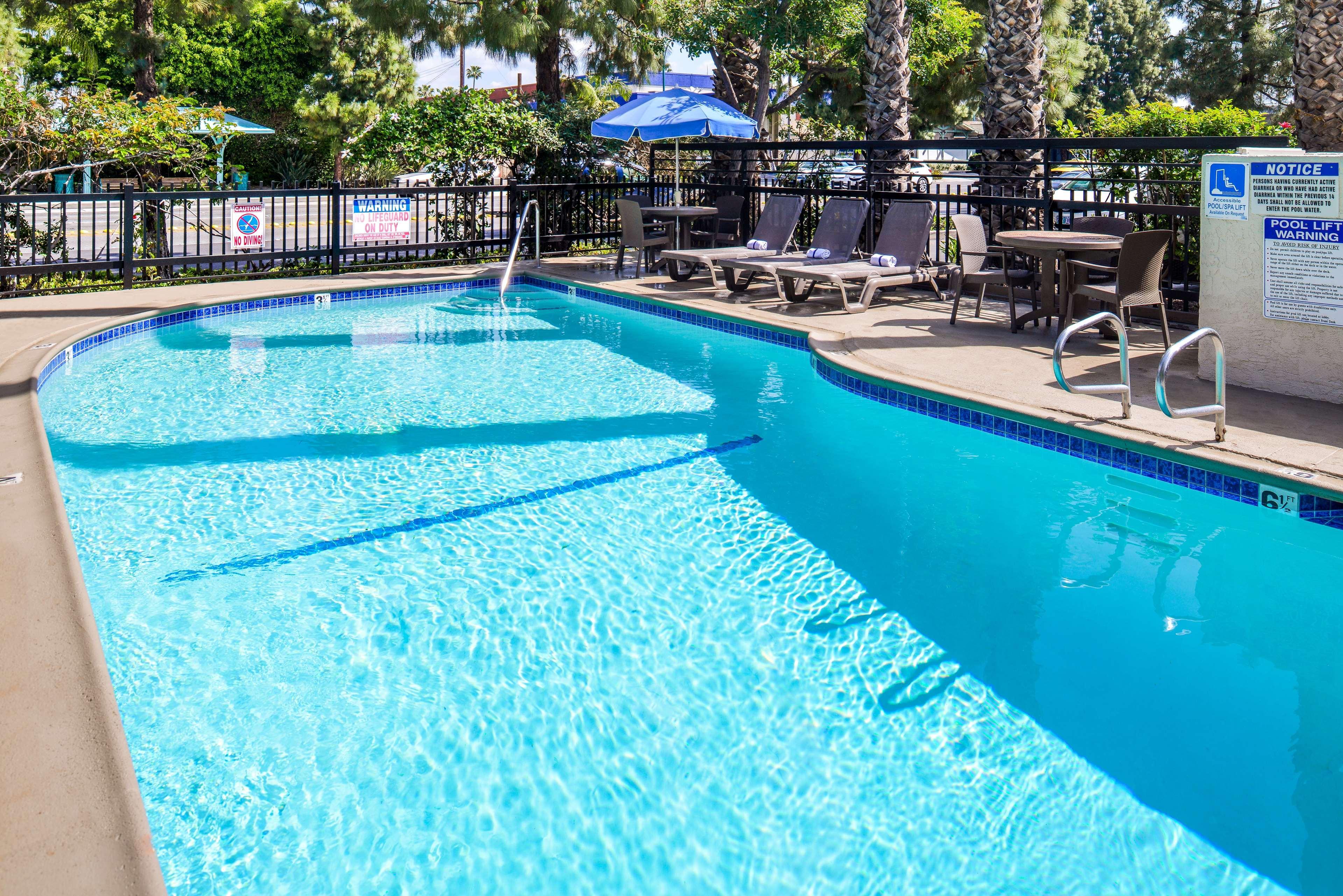 Best Western Courtesy Inn Hotel - Anaheim Resort At The Park Eksteriør billede